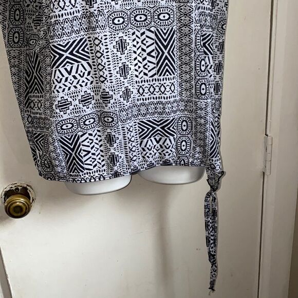 PRANA Black and White Burnout Tie Tee-M - Picture 3 of 5